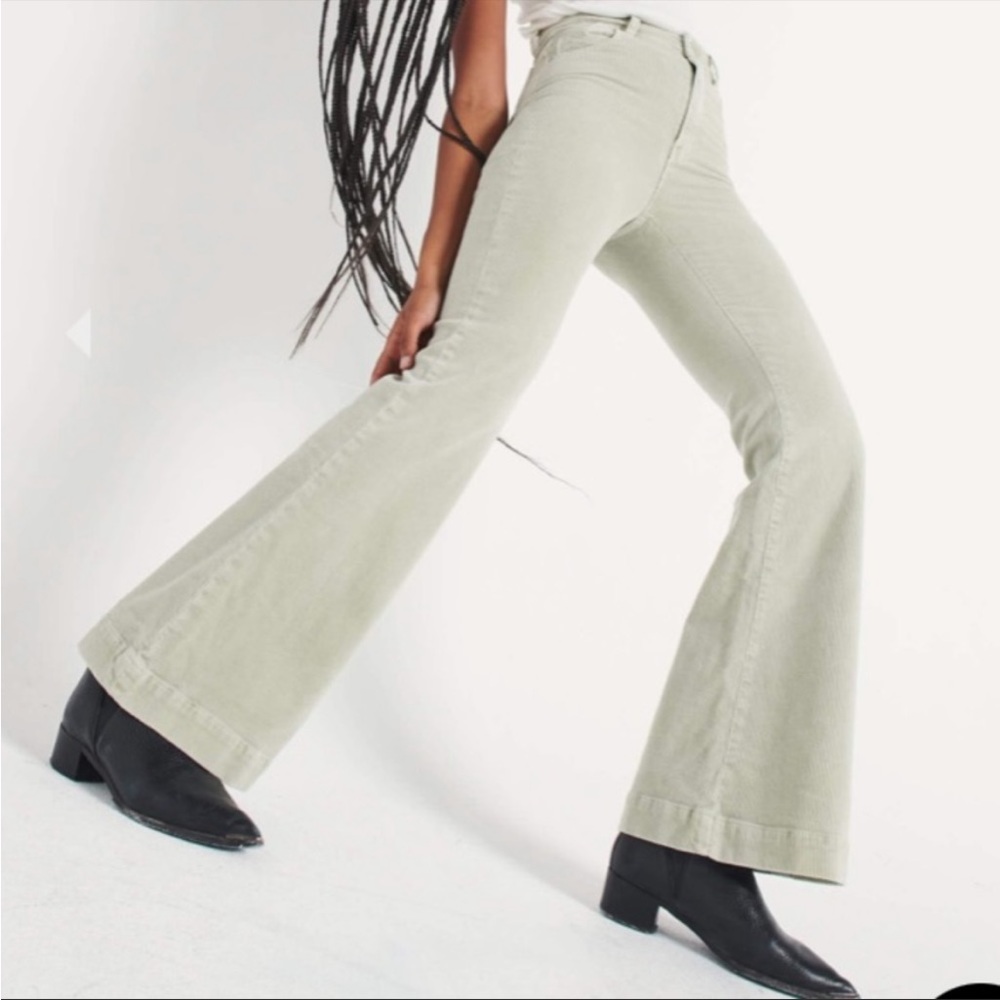 Rolla’s East Coast Flare cords seagrass green
